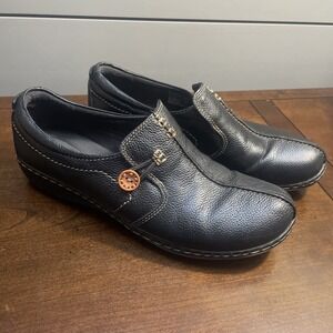 Clark's women's 9.5 slip on black Ashland Glow shoes EUC!!
